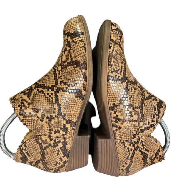 Mata Reptile Print Leather Slip On Ankle Booties Womens Shoes Size 8 - Picture 8 of 10